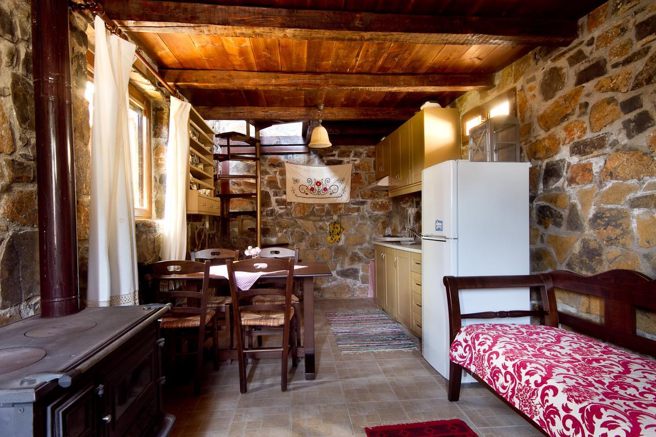 Monastiraki Traditional Guest House Monastirakion  Exteriör bild